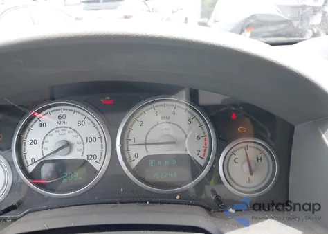 2010 Chrysler Town & Country Touring из США, поврежденный, VIN 2A4RR5D18AR373785